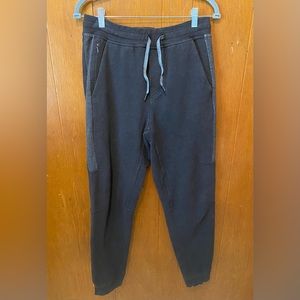 Lululemon Men's Jogger sweatpants - size M